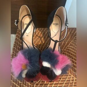 Fendi shoes with feather size 38